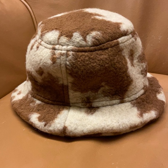 Anna Sui Accessories - Anna Sui Cowhide Shearling Bucket Hat